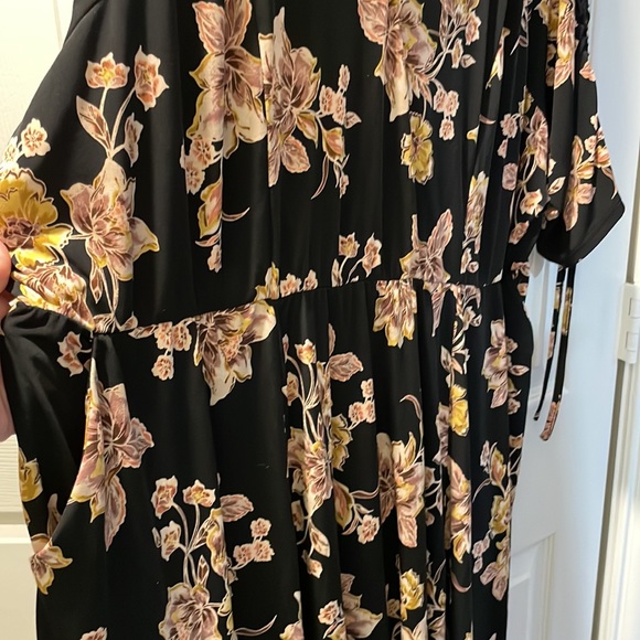 BLACK FLORAL STUDIO KNIT SKATER MIDI DRESS - Picture 4 of 7